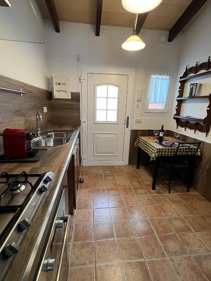 Apartamento Loft Del Sol, Centro Del Pueblo Con Aire Acondicionado L' Escala 0*,  España